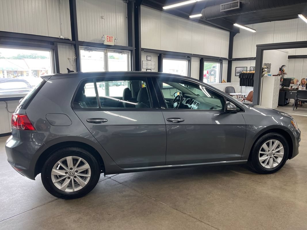 Used 2016 Volkswagen Golf S FWD image 18