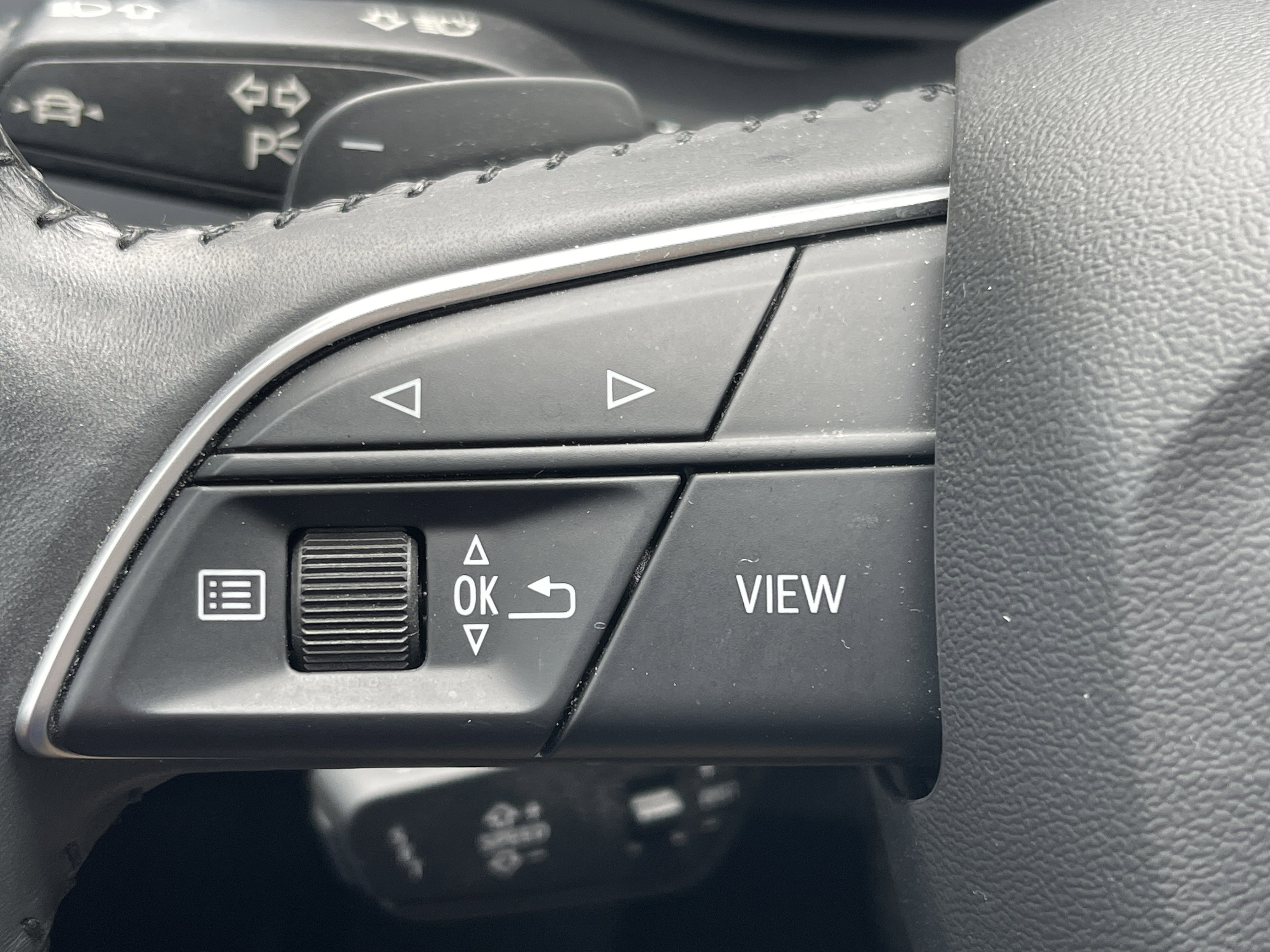 Used 2020 Audi Q8 Prestige w/ Prestige Package image 26