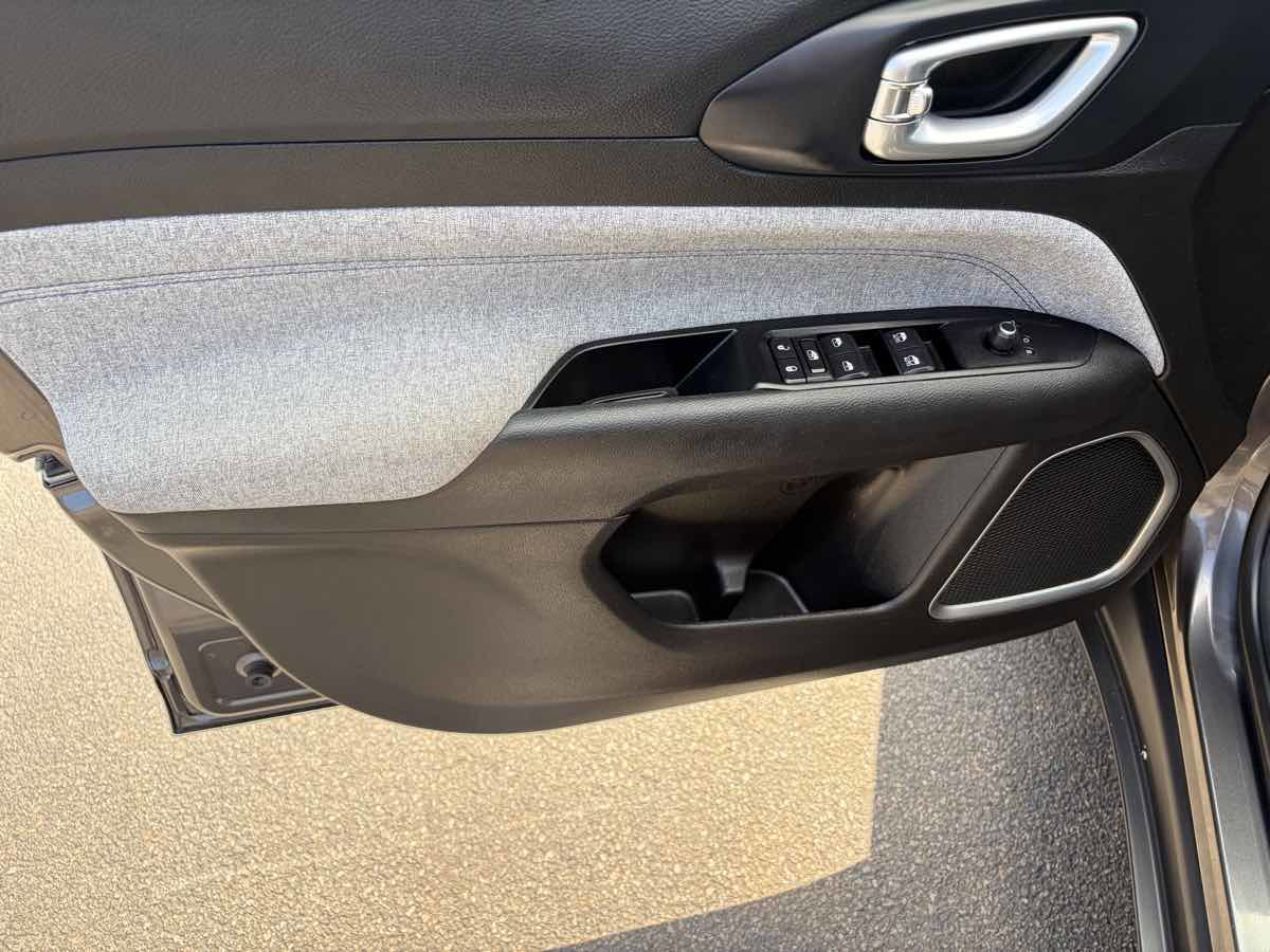 Used 2022 Jeep Compass Latitude image 18