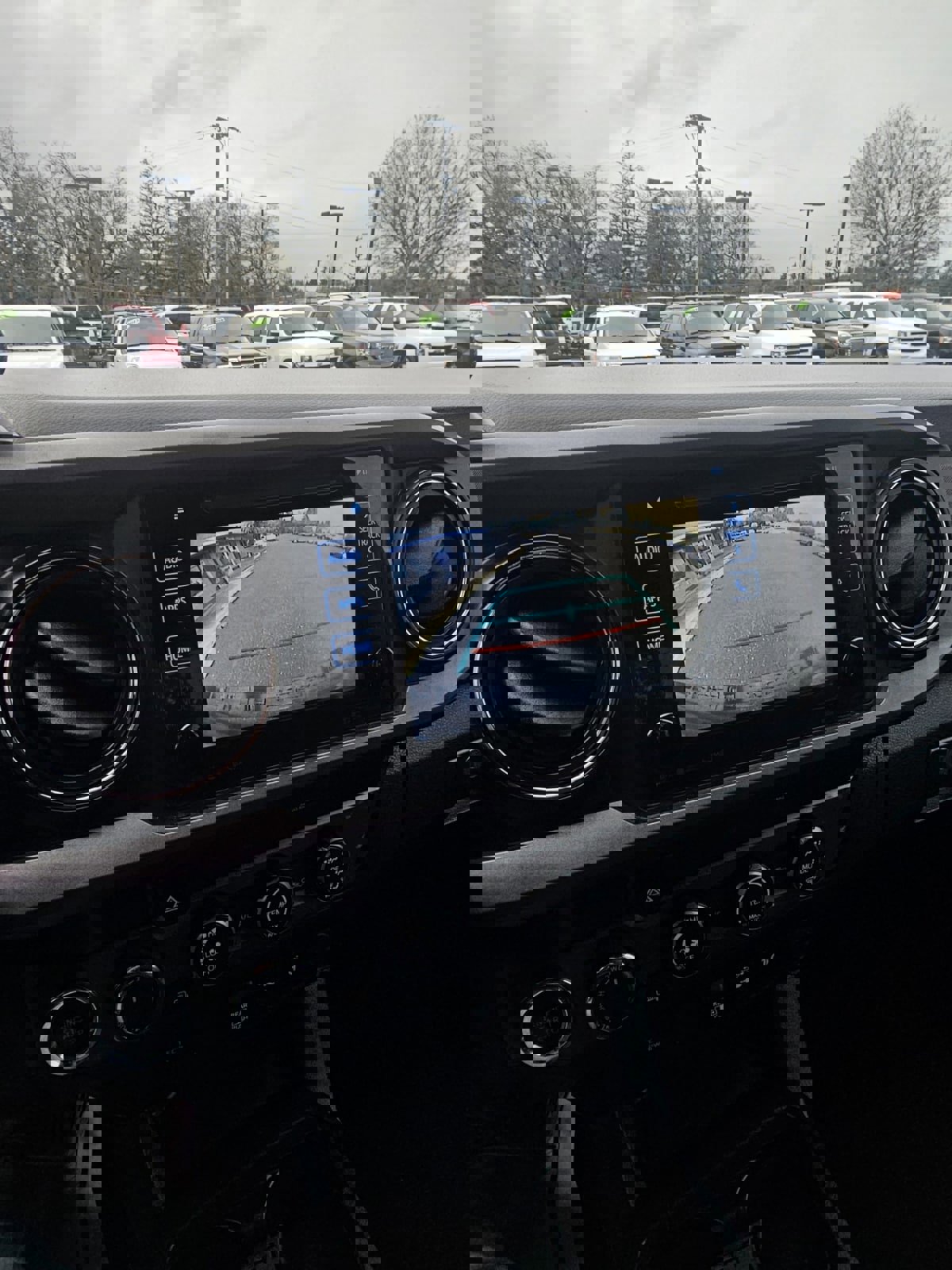 Used 2019 Toyota Tacoma TRD Off-Road image 10