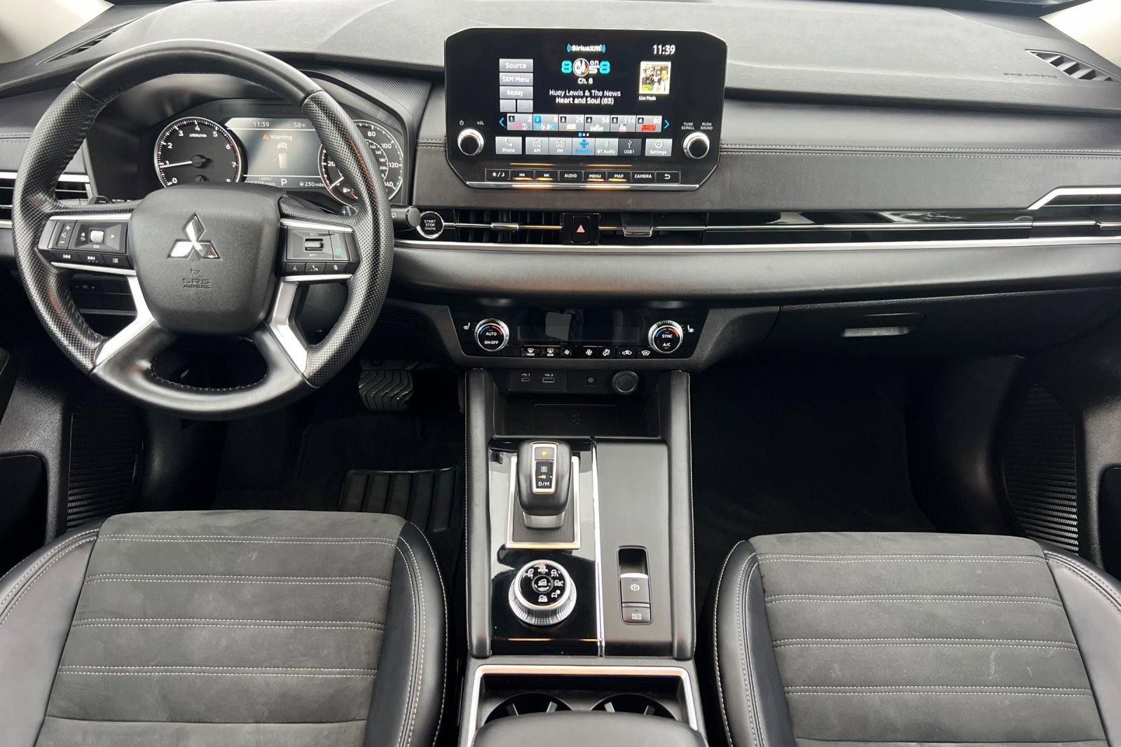 Used 2024 Mitsubishi Outlander SE image 13