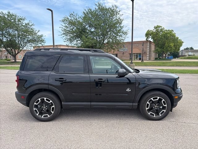 Used 2023 Ford Bronco Sport Outer Banks w/ Tech Package AWD/4WD image 12