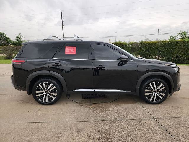 Certified 2025 Nissan Pathfinder Platinum w/ Cargo Package FWD image 4
