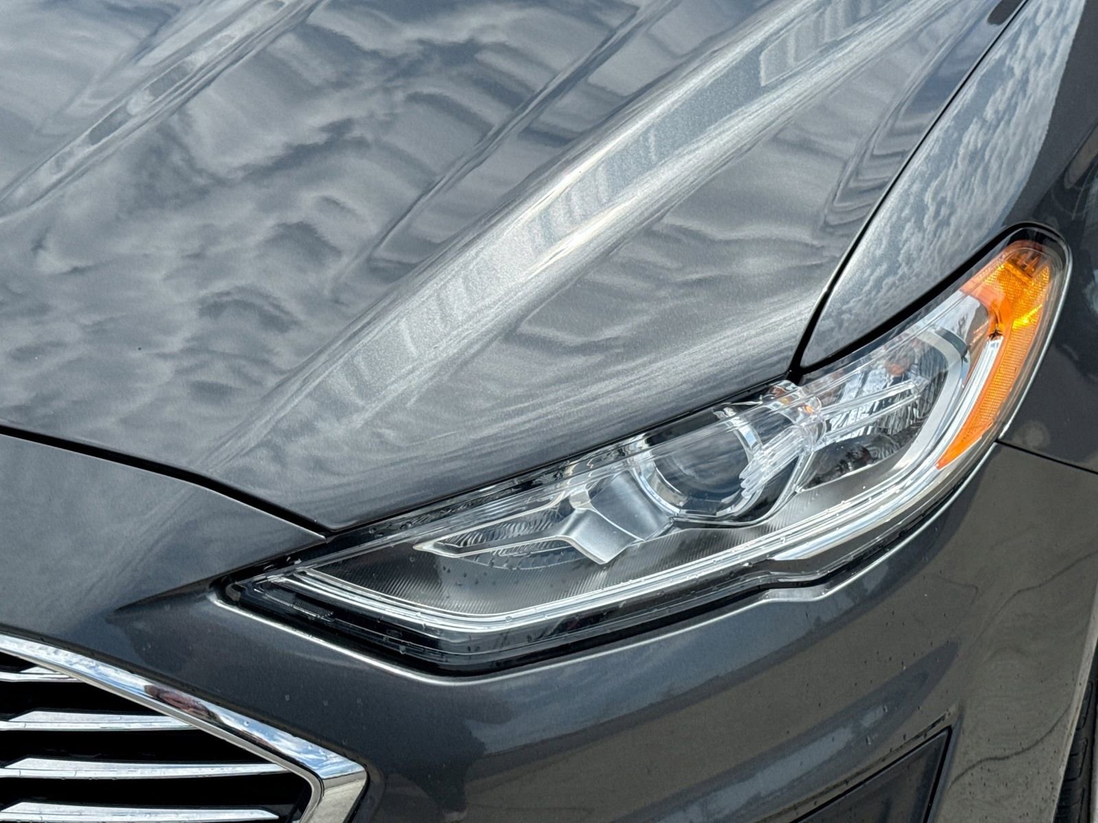 Used 2020 Ford Fusion SE FWD image 12