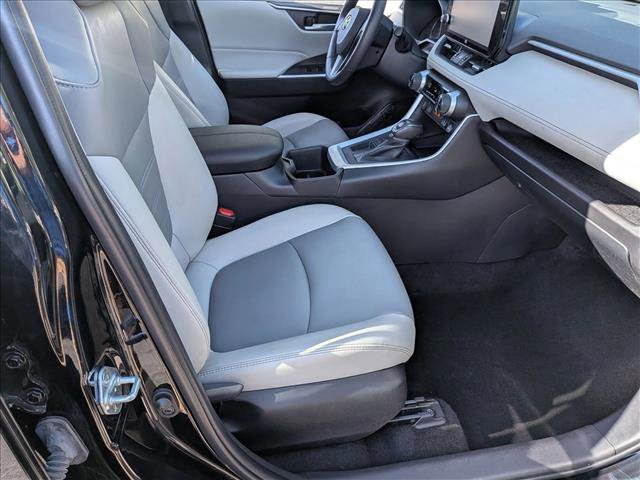 Used 2023 Toyota RAV4 XLE Premium image 23