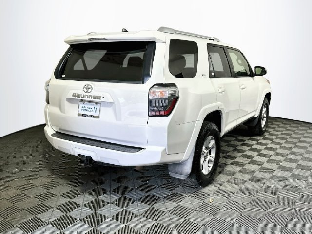 Used 2017 Toyota 4Runner SR5 RWD image 9