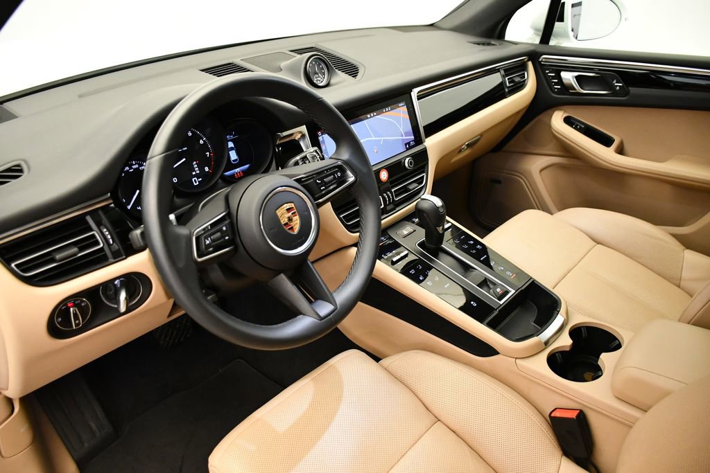 Used 2022 Porsche Macan image 4