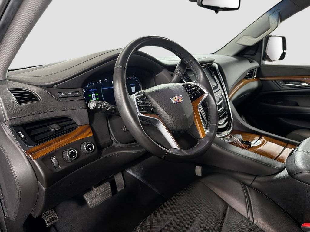 Used 2017 Cadillac Escalade Luxury AWD/4WD image 11