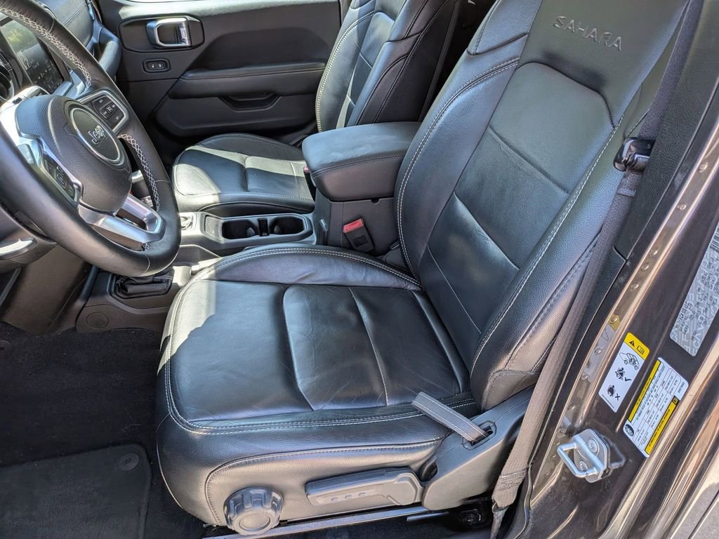 Used 2019 Jeep Wrangler Unlimited Sahara w/ Dual Top Group AWD/4WD image 22