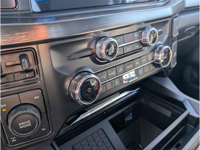 New 2026 Ford F250 Lariat w/ Black Appearance Package image 25