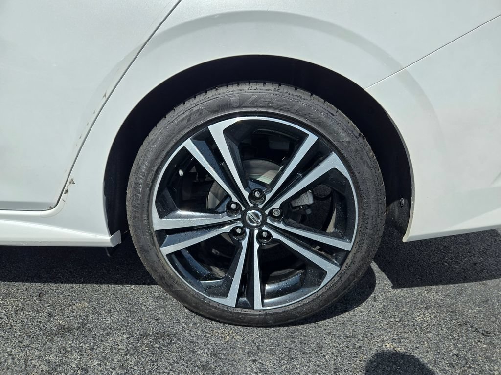Used 2023 Nissan Sentra SR w/ SR Premium Package FWD image 9