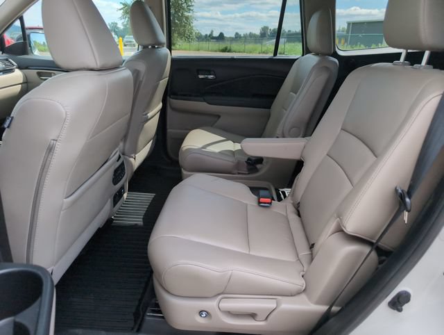 Used 2019 Honda Pilot Touring image 16