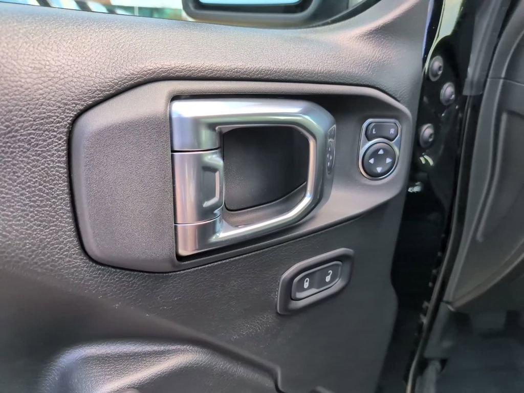 Used 2022 Jeep Wrangler Sport S image 21