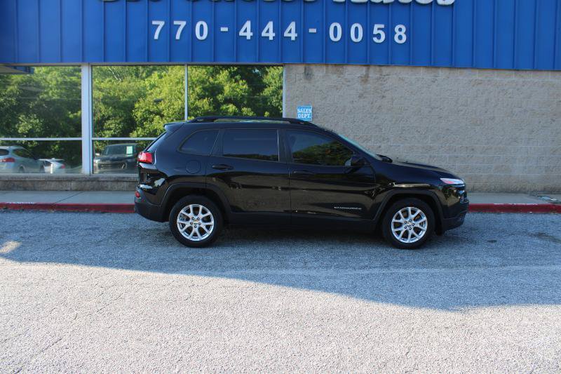 Used 2017 Jeep Cherokee Sport FWD image 18