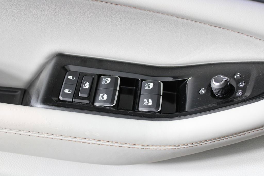 Used 2022 Jeep Grand Cherokee L Overland w/ MOPAR Finishing Package image 26