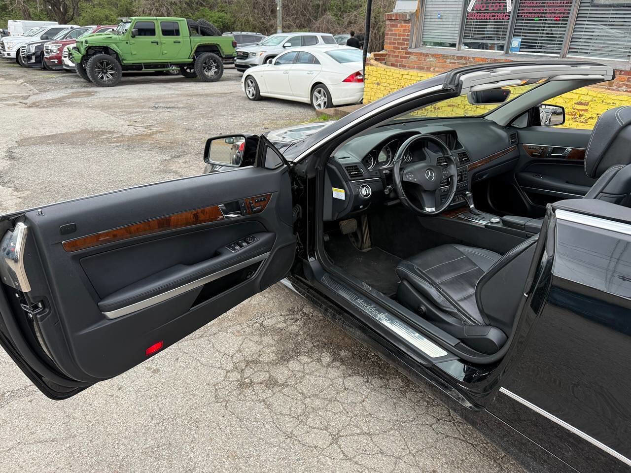 Used 2011 Mercedes-Benz E 550 Cabriolet w/ Premium 2 Pkg image 9
