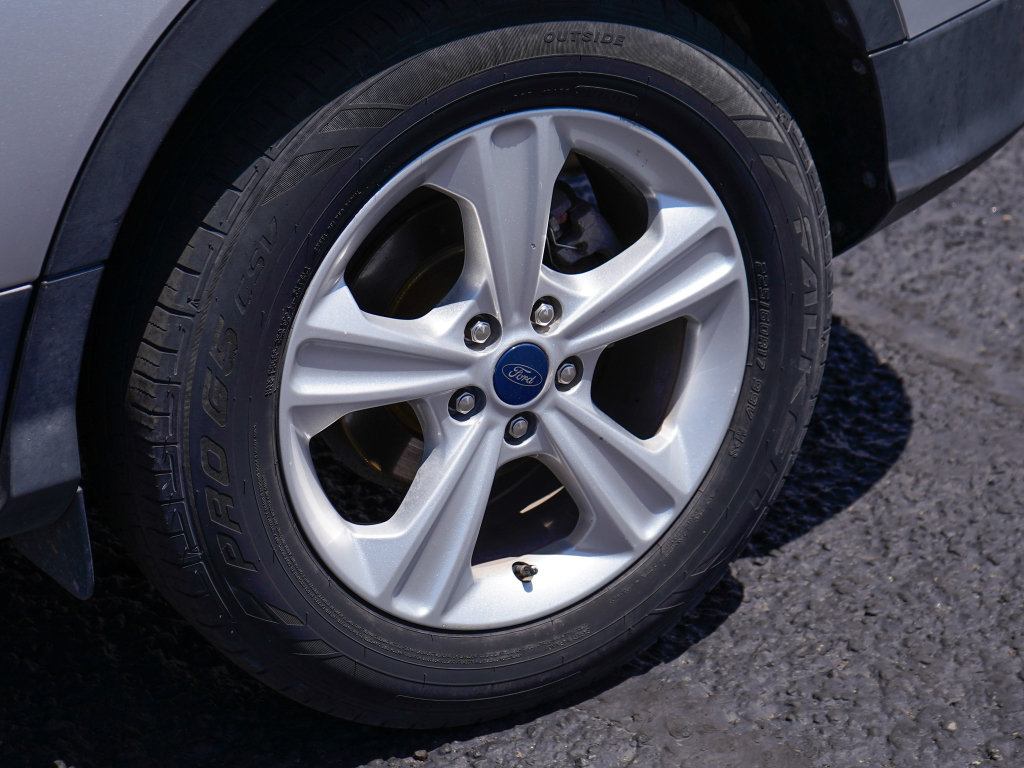 Used 2016 Ford Escape SE w/ Equipment Group 201A FWD image 7