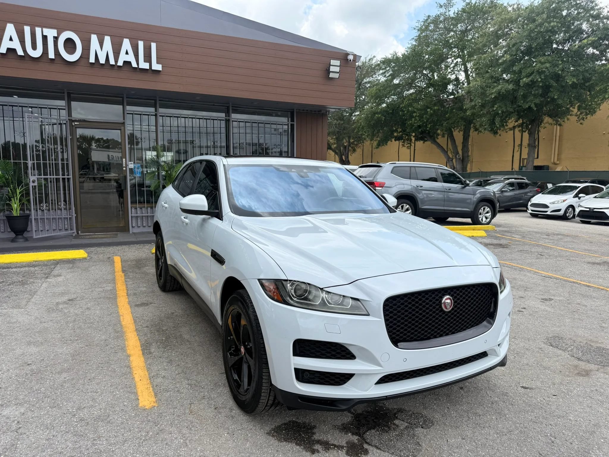 Used 2020 Jaguar F-PACE Premium AWD/4WD image 3