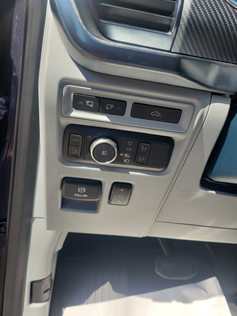 Used 2022 Ford F150 Limited AWD/4WD image 16