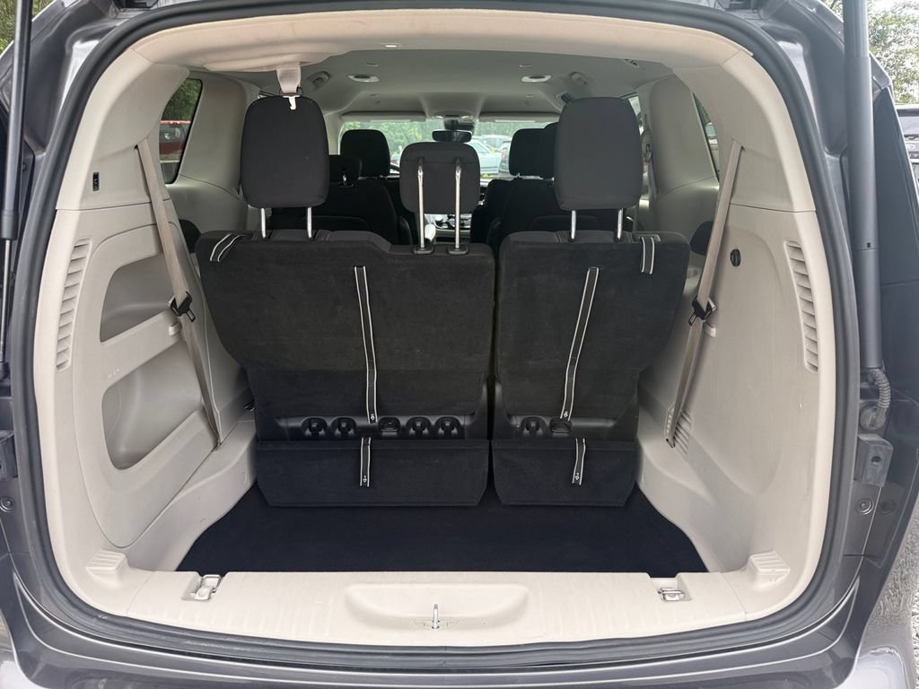 Used 2023 Chrysler Voyager LX FWD image 29