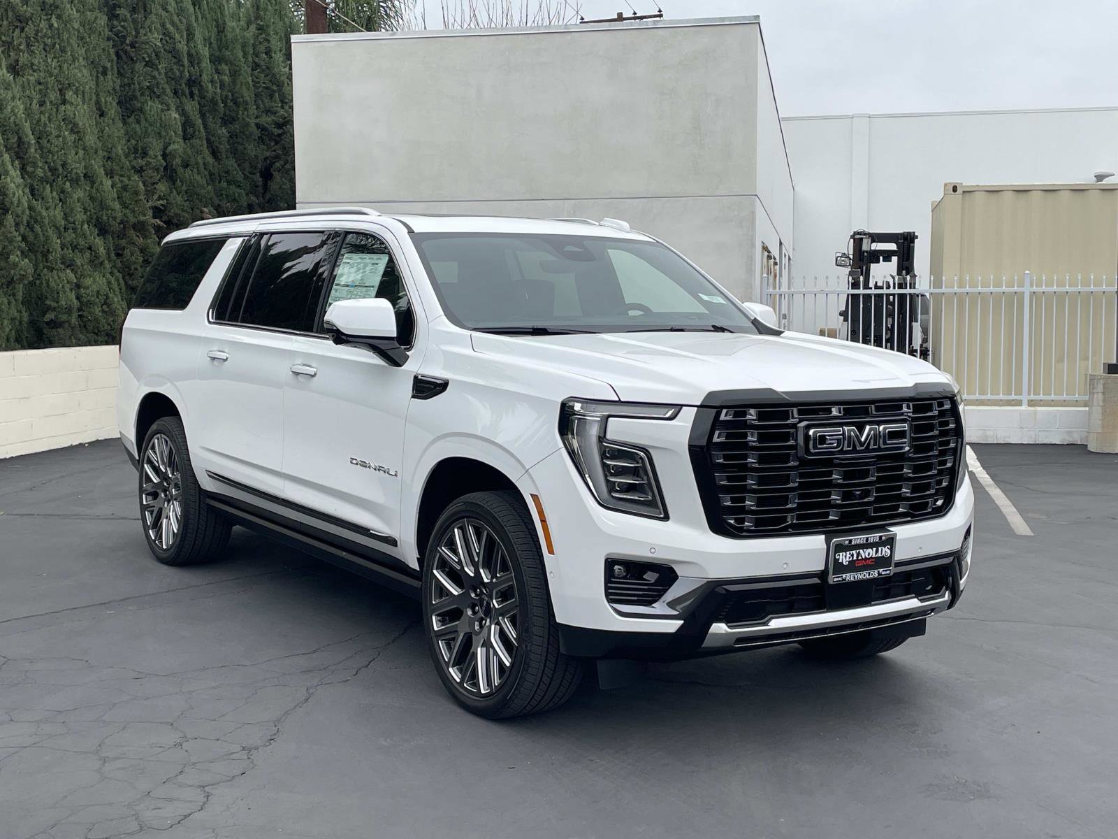 New 2026 GMC Yukon XL Denali Ultimate image 3