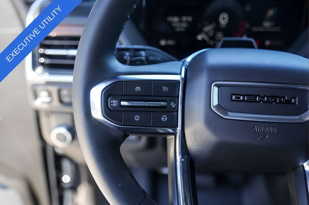 Used 2026 GMC Yukon XL Denali w/ Denali Reserve Package RWD image 14