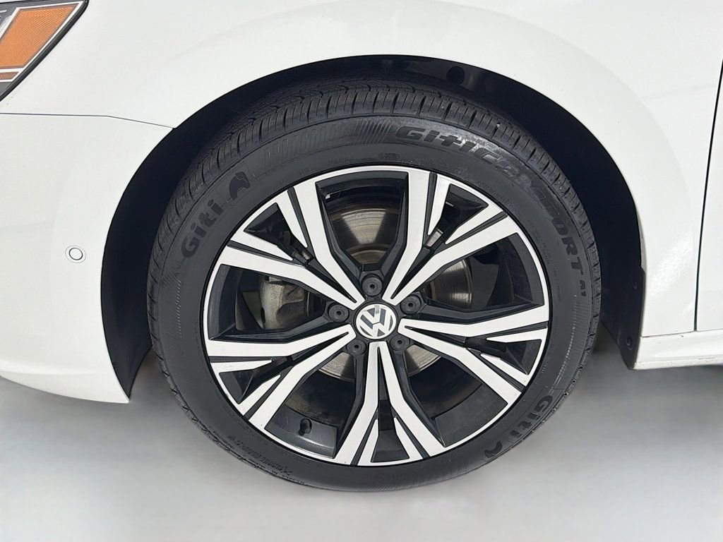 Used 2020 Volkswagen Passat 2.0T SEL image 34