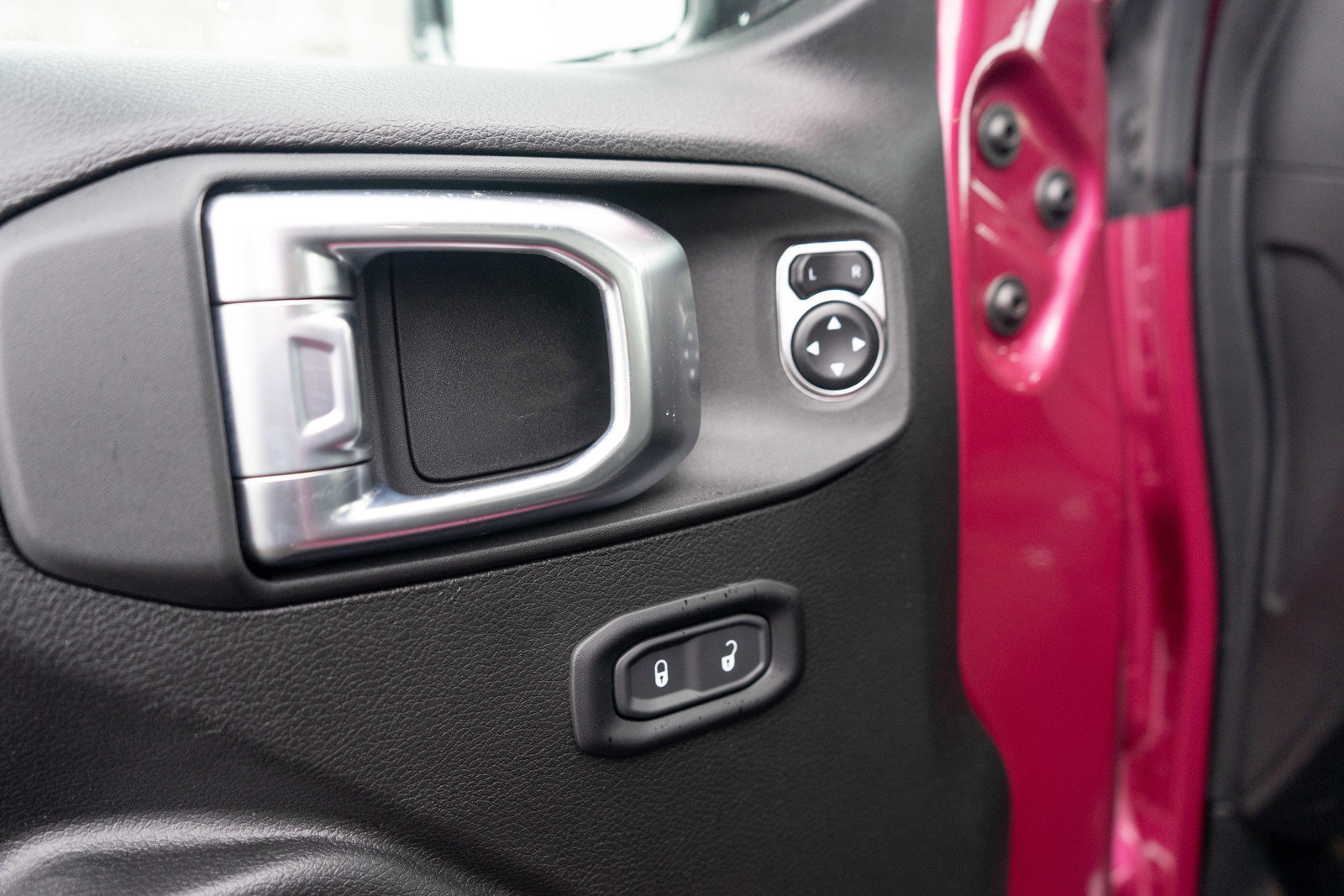 Used 2024 Jeep Wrangler Willys image 14