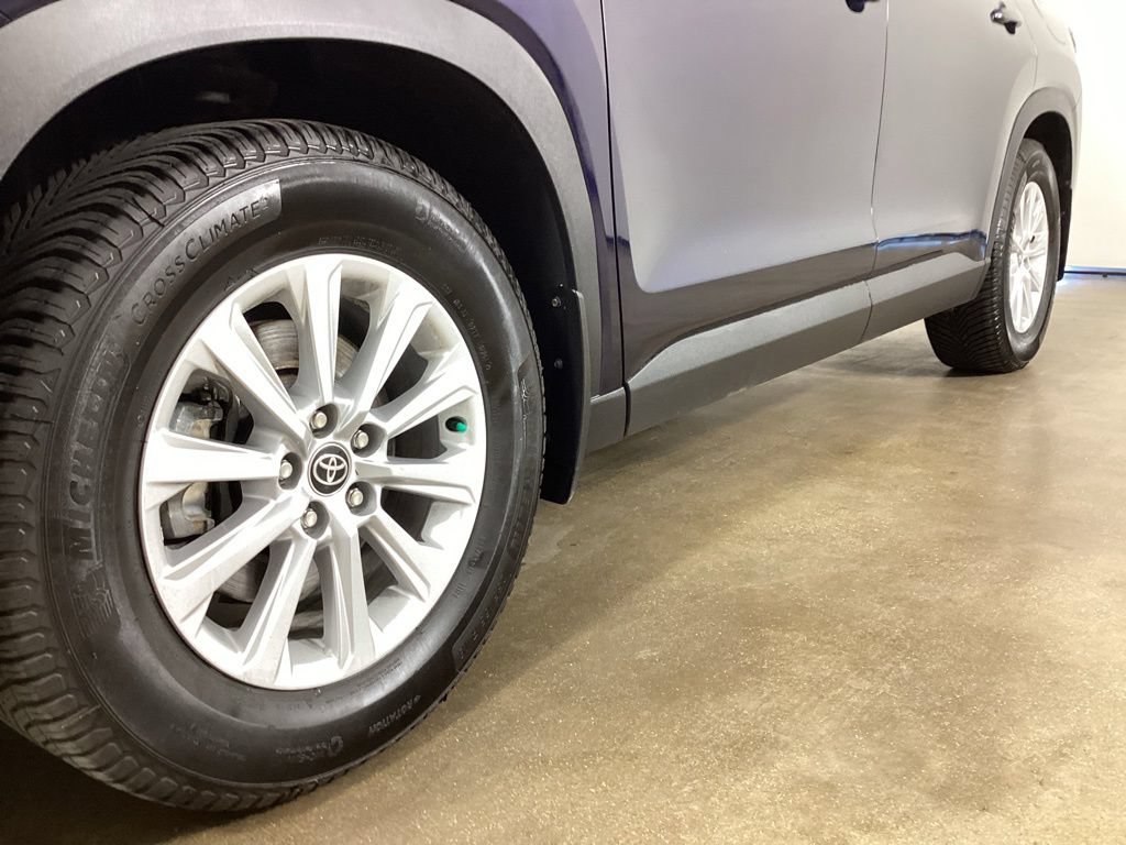 Used 2024 Toyota Grand Highlander AWD image 2