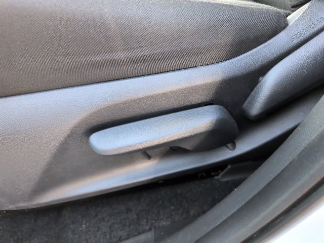Used 2025 Toyota RAV4 LE AWD/4WD image 14