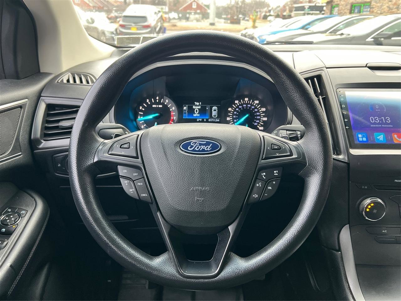 Used 2018 Ford Edge SE image 25