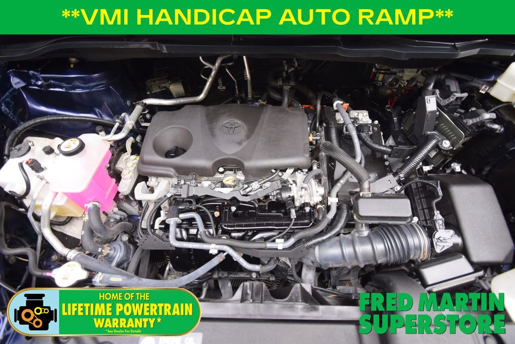 Used 2022 Toyota Sienna XLE image 39