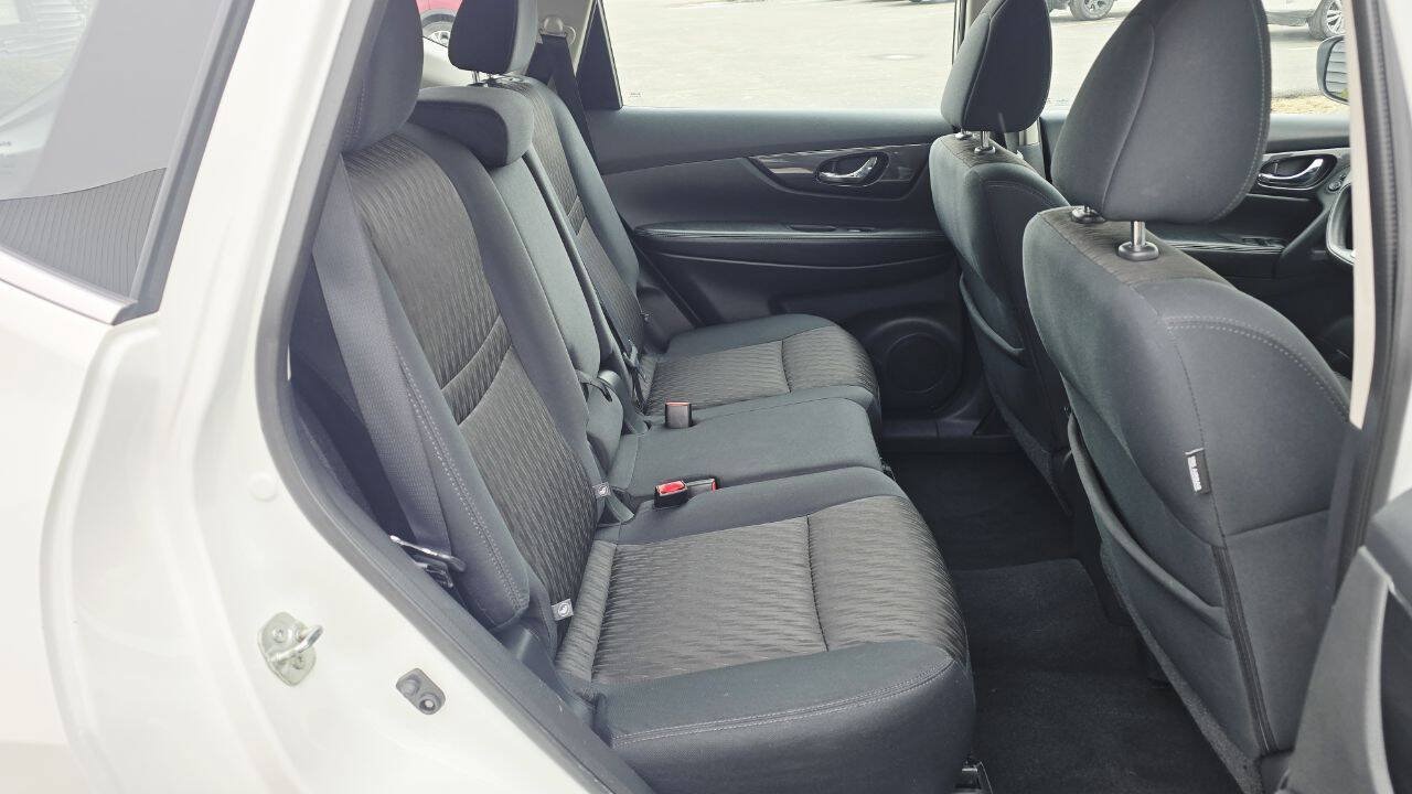 Used 2017 Nissan Rogue S FWD image 13
