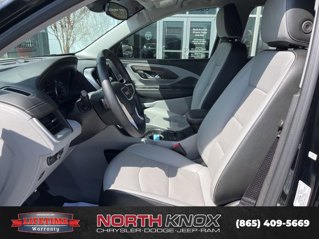 Used 2024 GMC Terrain SLT AWD/4WD image 4