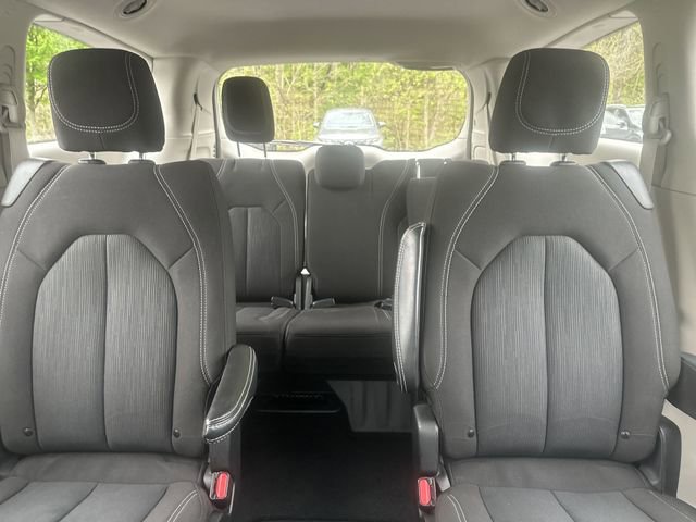 Used 2023 Chrysler Voyager LX FWD image 27