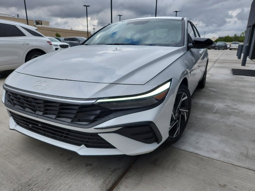 Certified 2025 Hyundai Elantra SEL