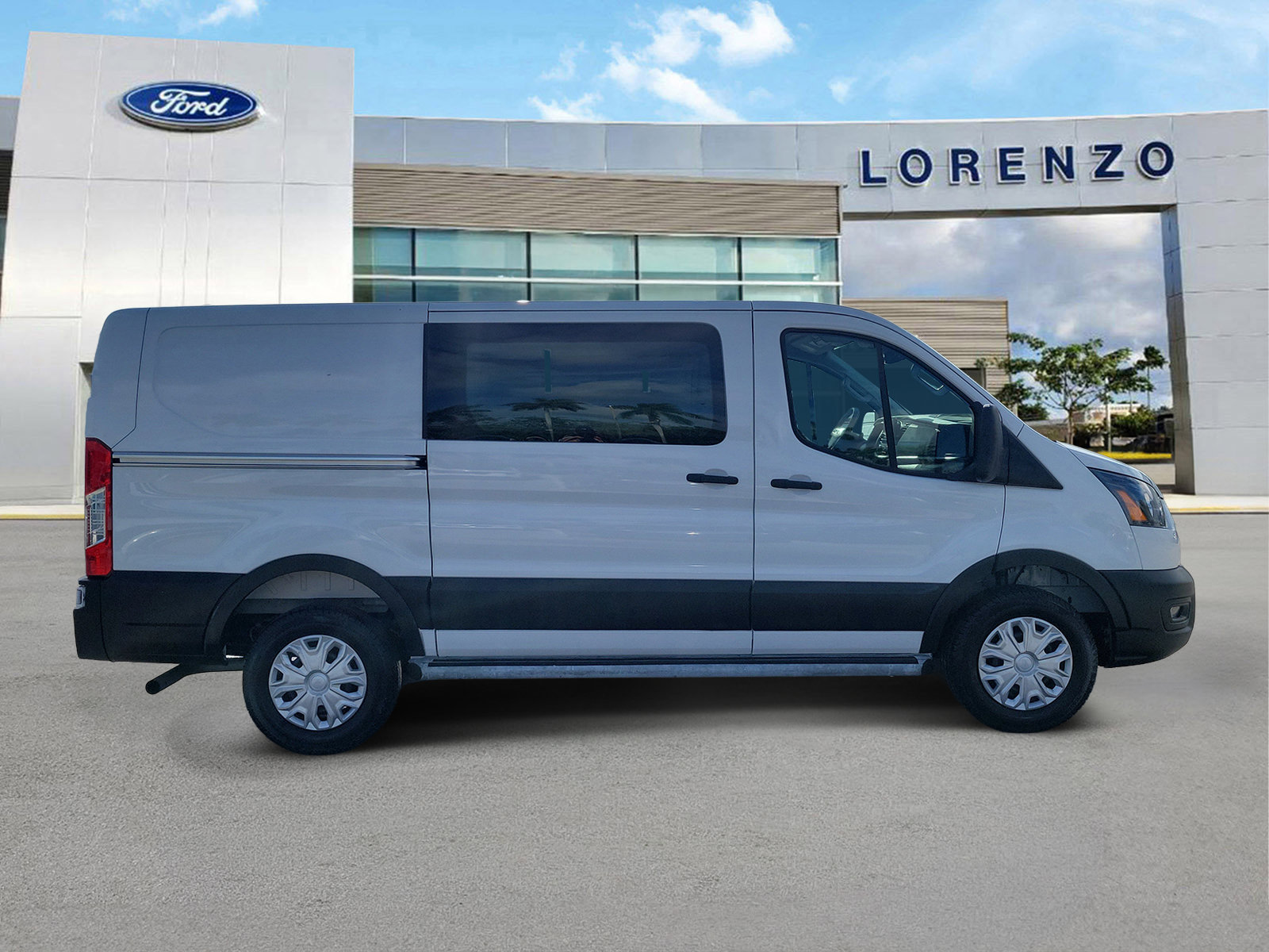 Used 2025 Ford Transit 250 Low Roof w/ Exterior Upgrade Package RWD image 4