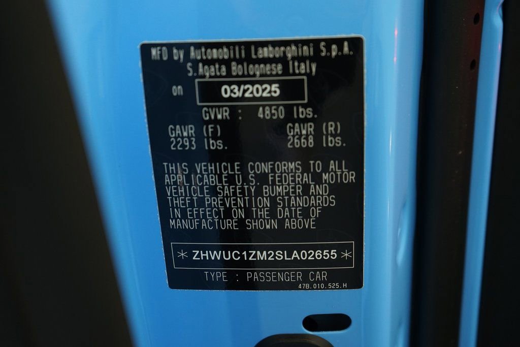 Used 2025 Lamborghini Revuelto image 47