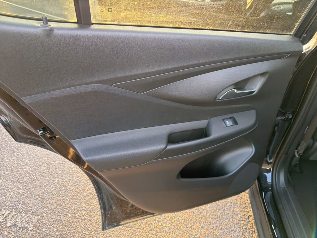 Used 2025 Buick Envista Preferred image 15