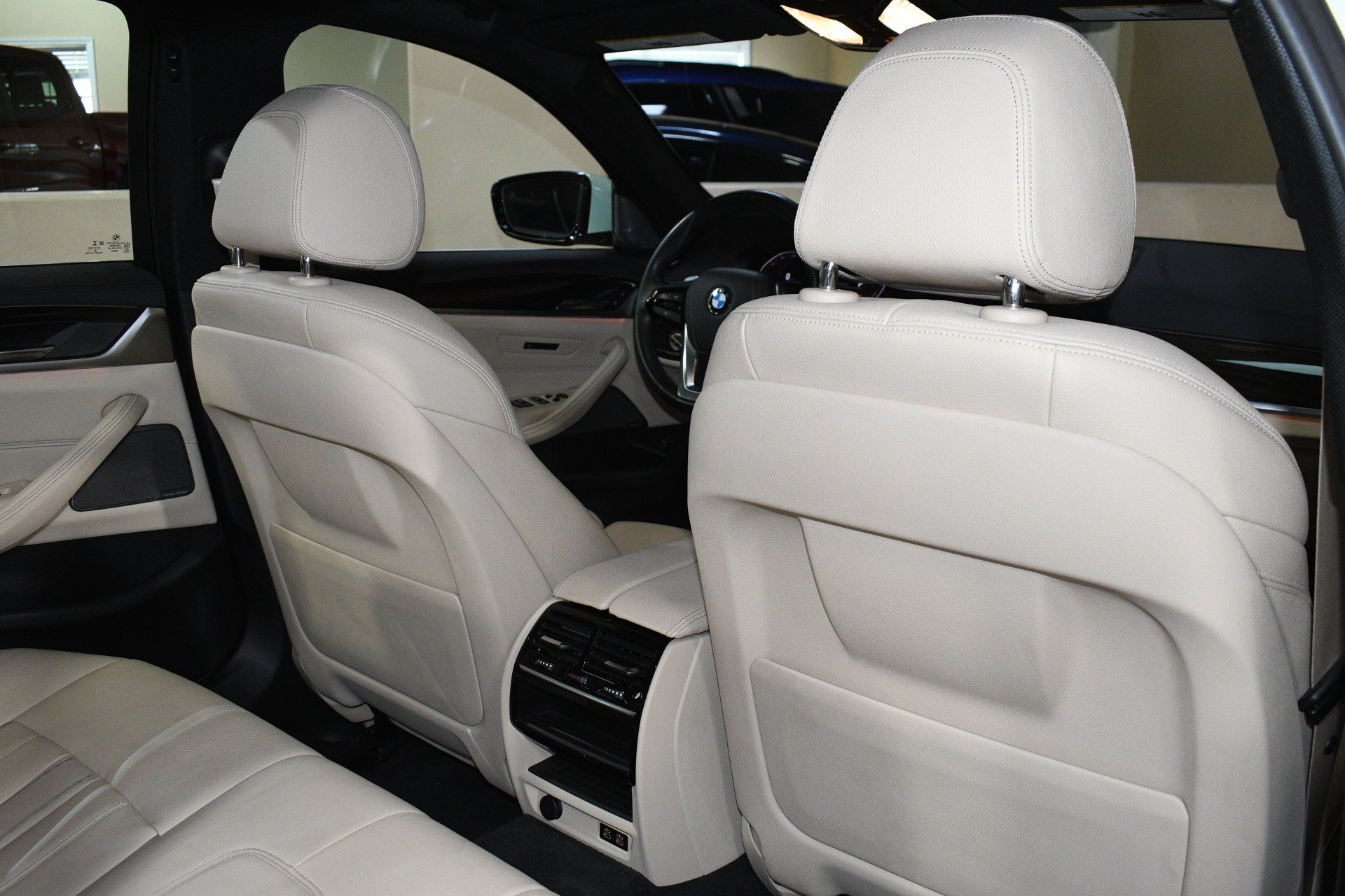 Used 2020 BMW 530i w/ Premium Package RWD image 16