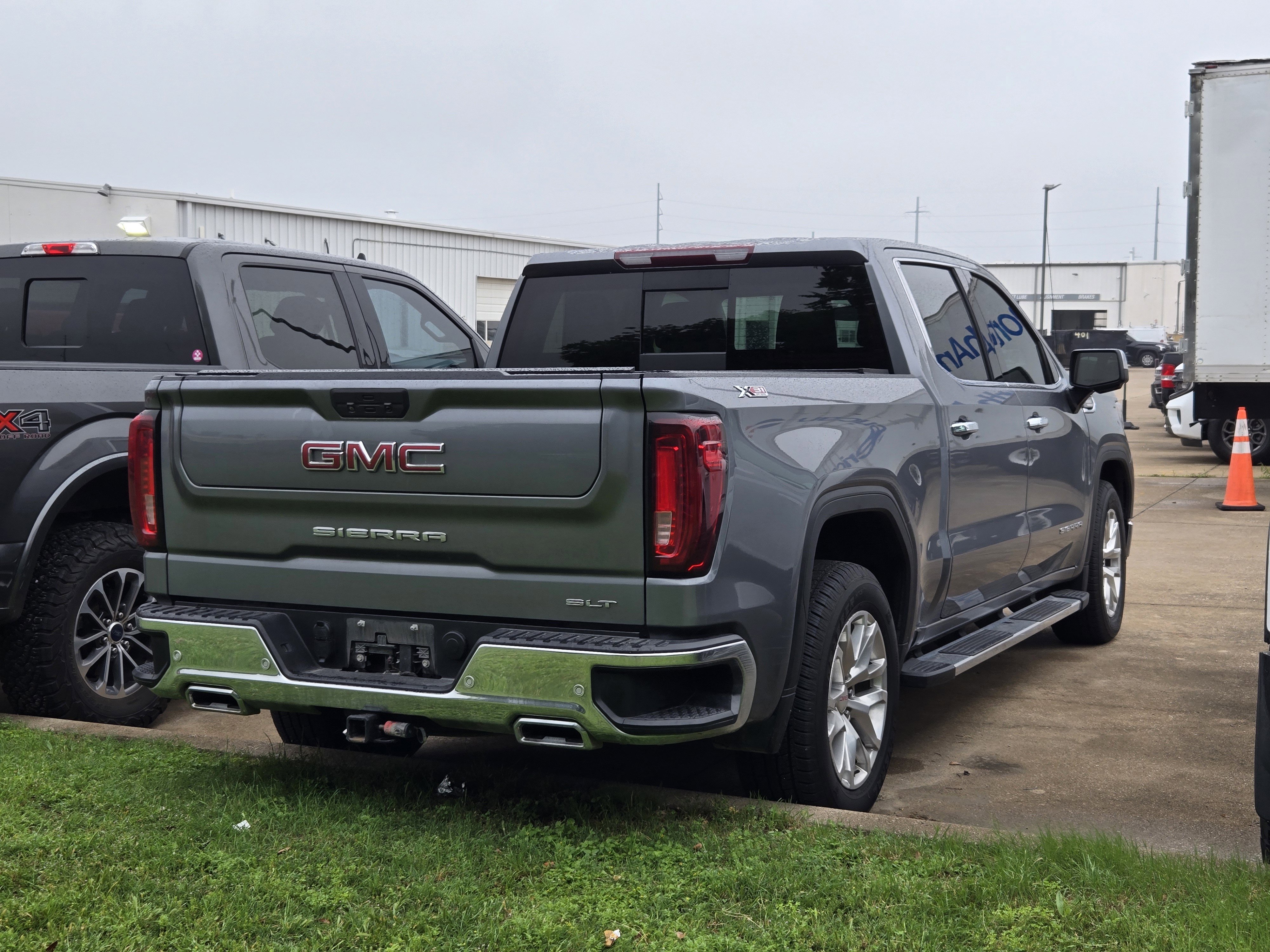 Used 2022 GMC Sierra 1500 SLT w/ SLT Premium Plus Package AWD/4WD image 4