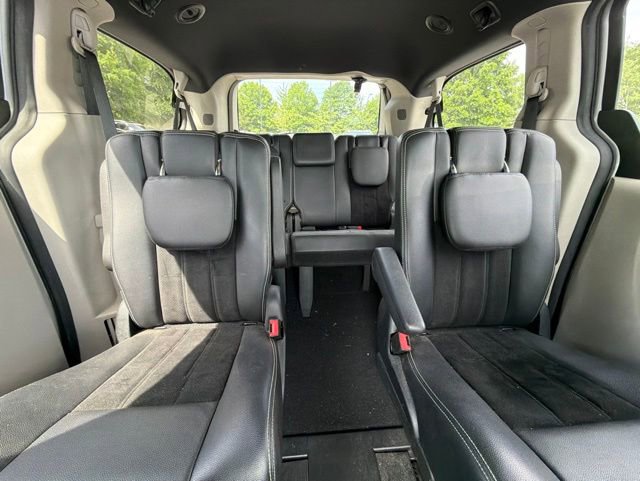 Used 2017 Dodge Grand Caravan SXT FWD image 25