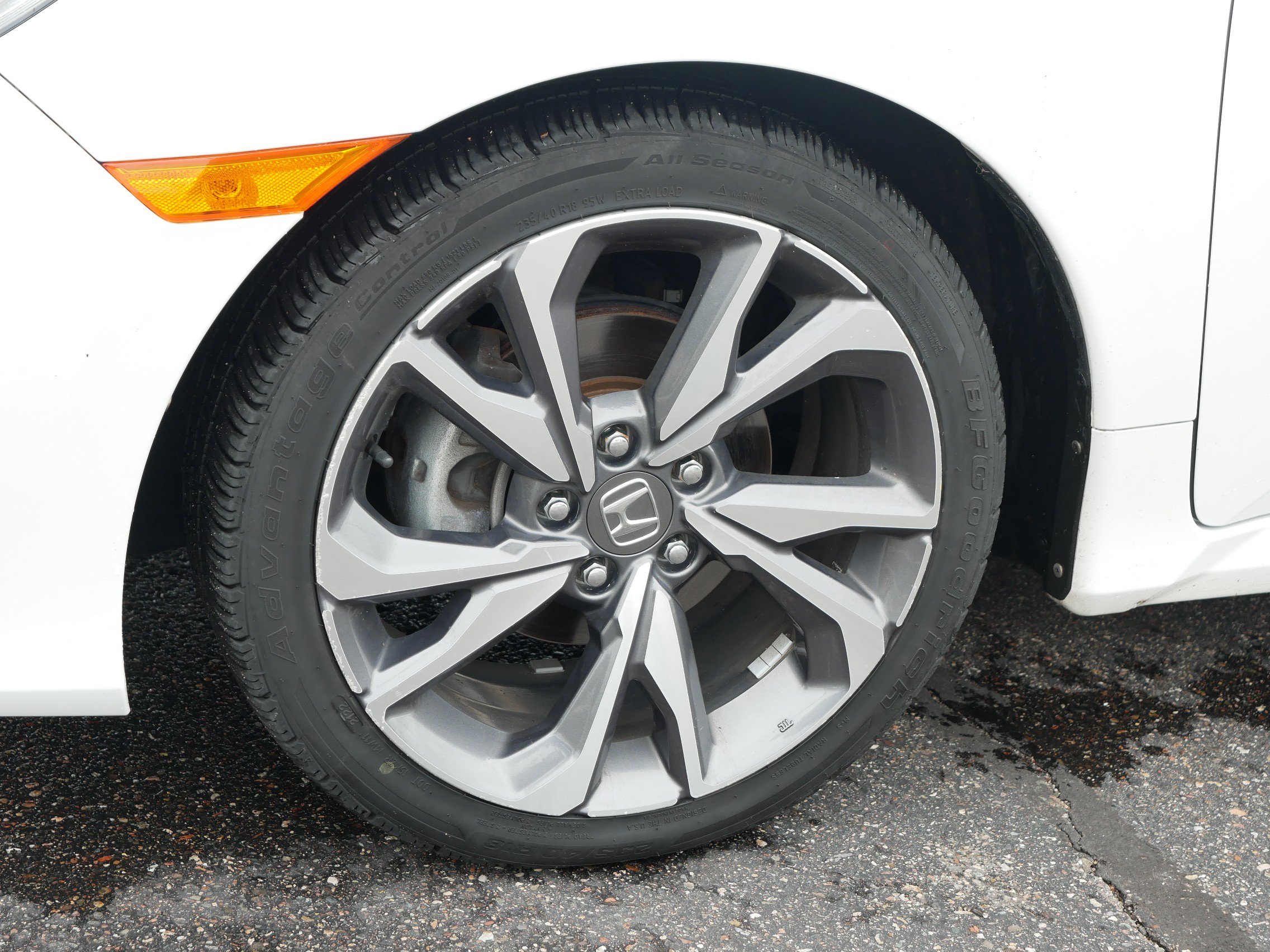 Used 2019 Honda Civic Touring image 9