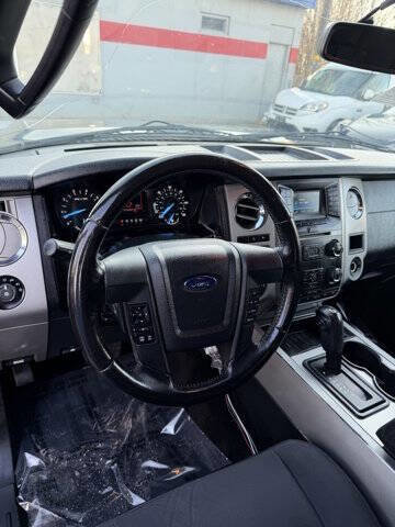Used 2016 Ford Expedition EL XLT image 12