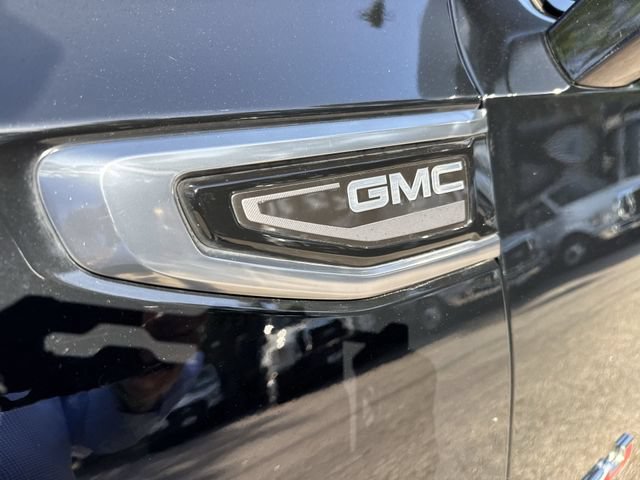 Used 2023 GMC Yukon AT4 w/ AT4 Premium Plus Package AWD/4WD image 13