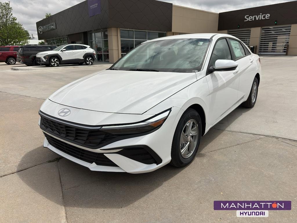 New 2026 Hyundai Elantra SE FWD image 1