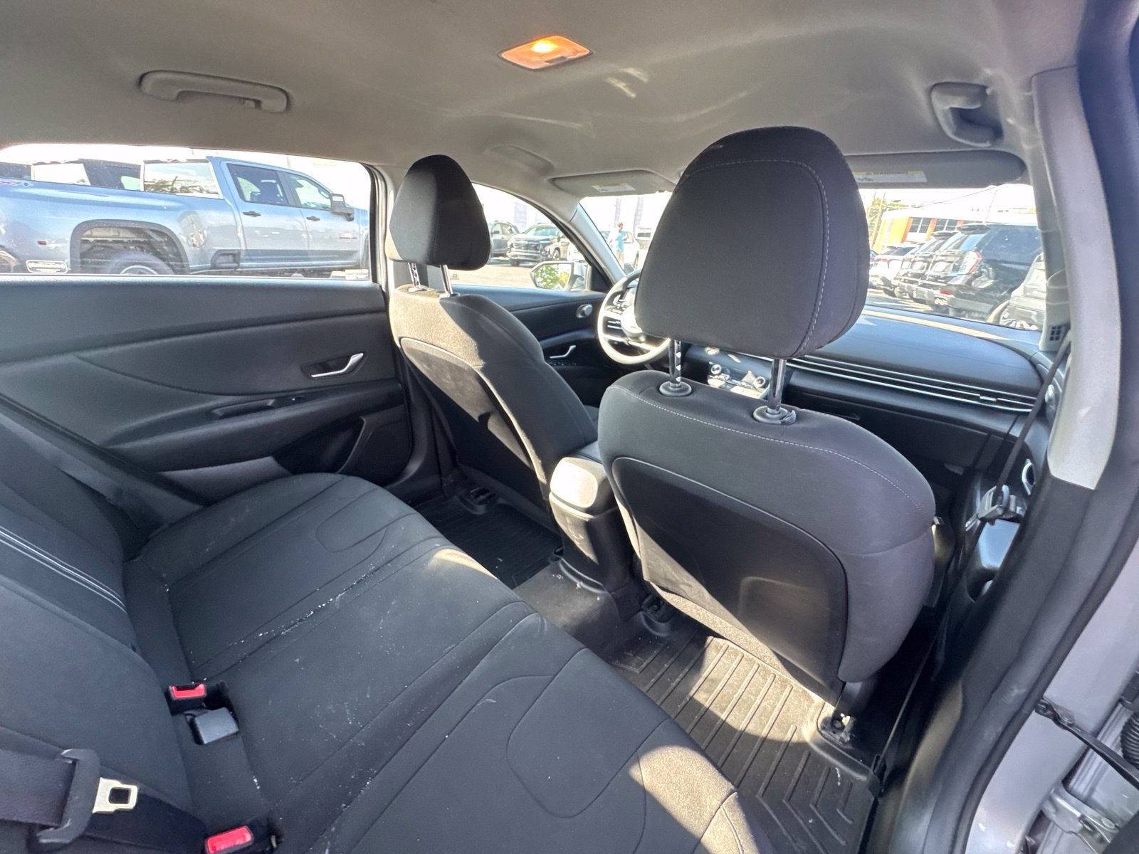 Used 2022 Hyundai Elantra SEL FWD image 29