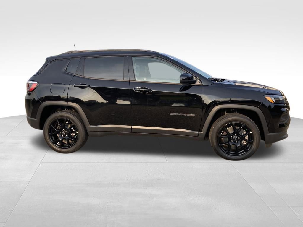 New 2025 Jeep Compass Latitude w/ Sun & Sound Group image 6
