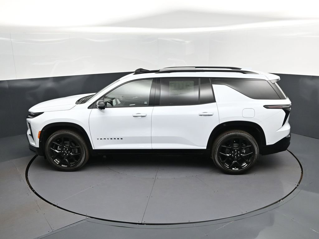 New 2026 Chevrolet Traverse RS w/ LPO, Floor Liner Package FWD image 32