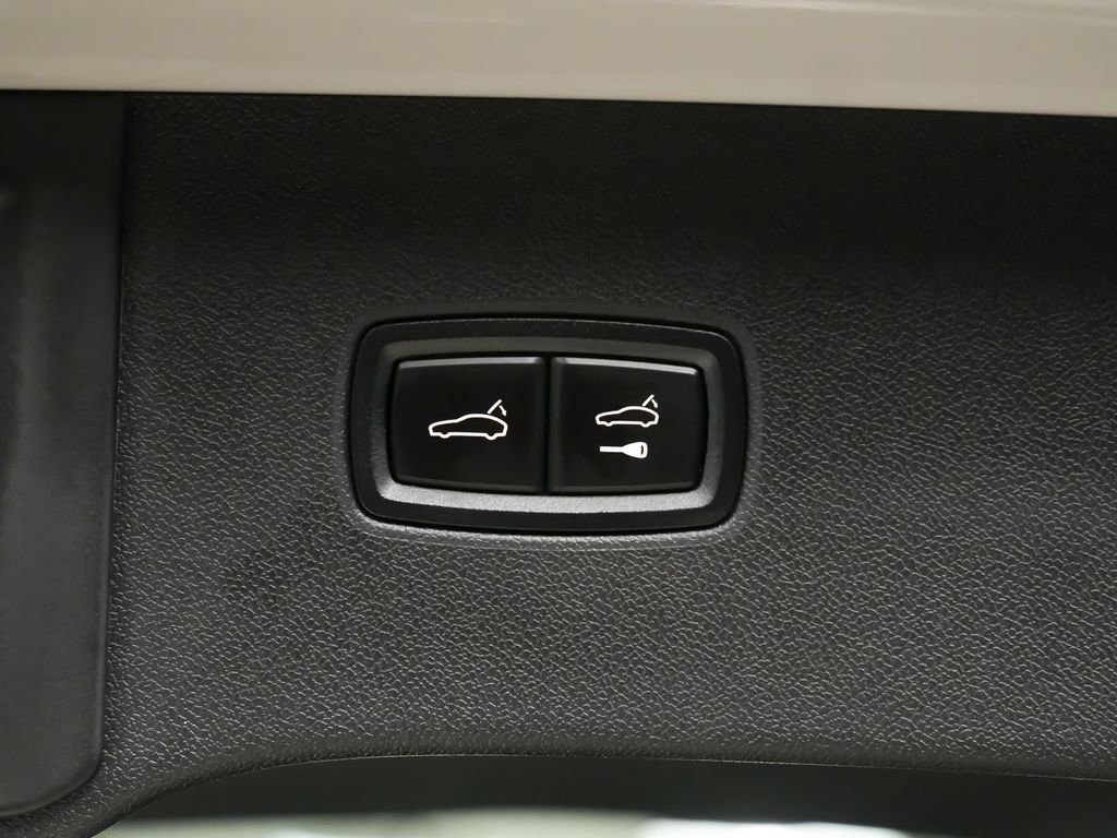 Used 2024 Porsche Cayenne AWD/4WD image 14